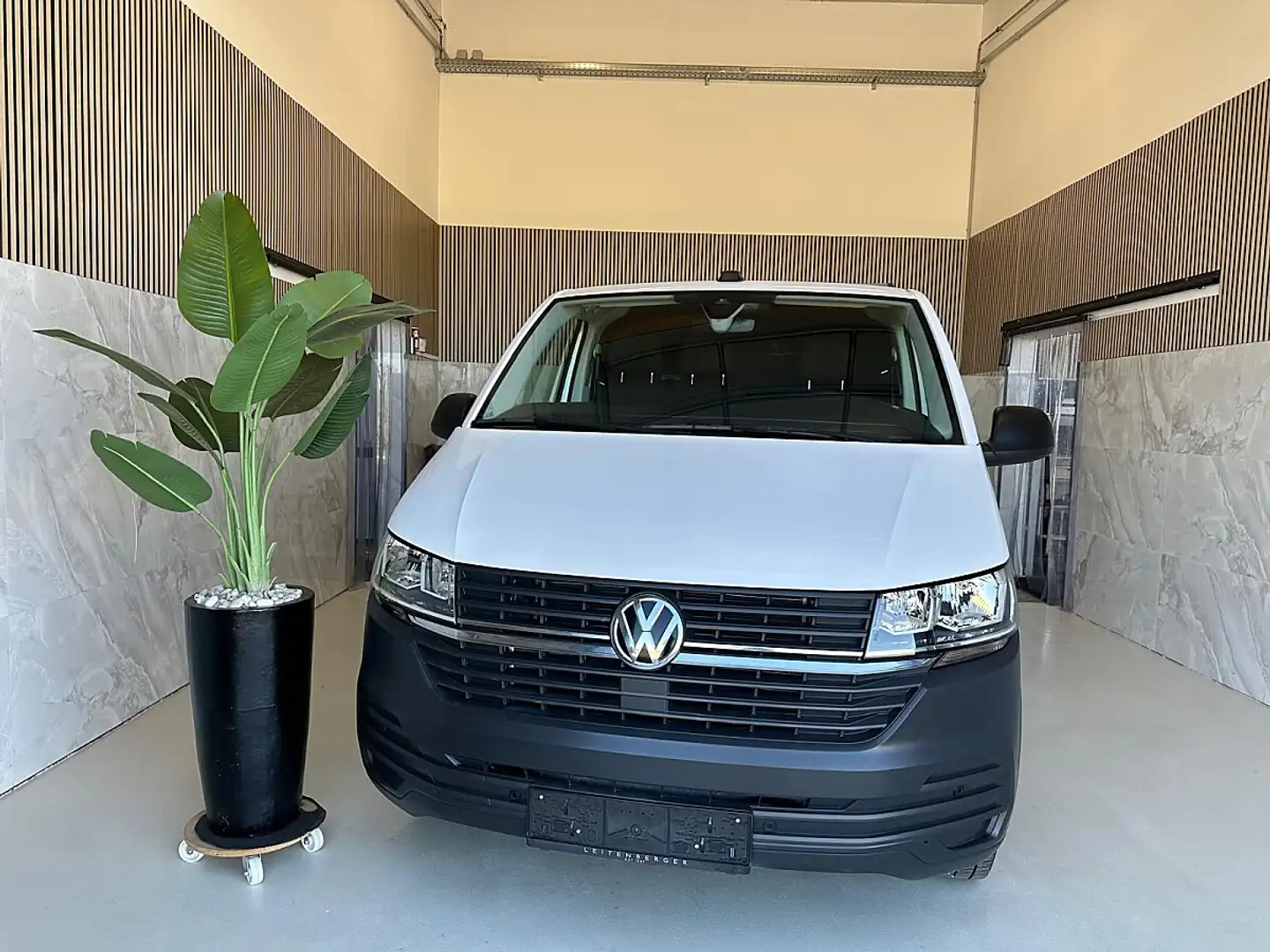 Volkswagen T6.1 Transporter DSG KR Heckklappe Standheizung Sitzheizung Einp... Weiß - 2