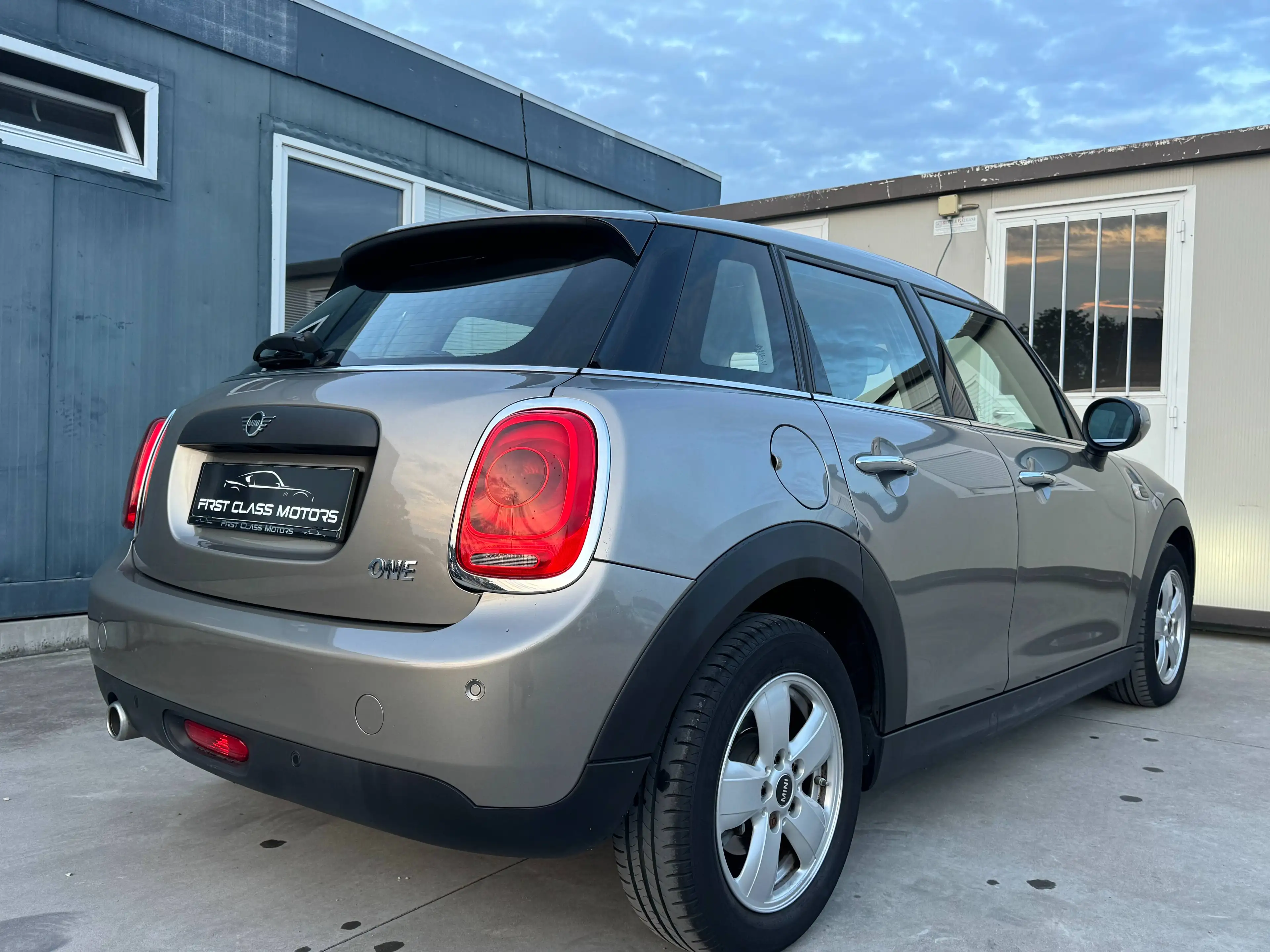 MINI One 1.5A One OPF - AUTO - 5 PORTES - CAPTEURS - BLUETOOTH - LIM - NAVIGATION - GARANTIE 12 MOIS — photo 8
