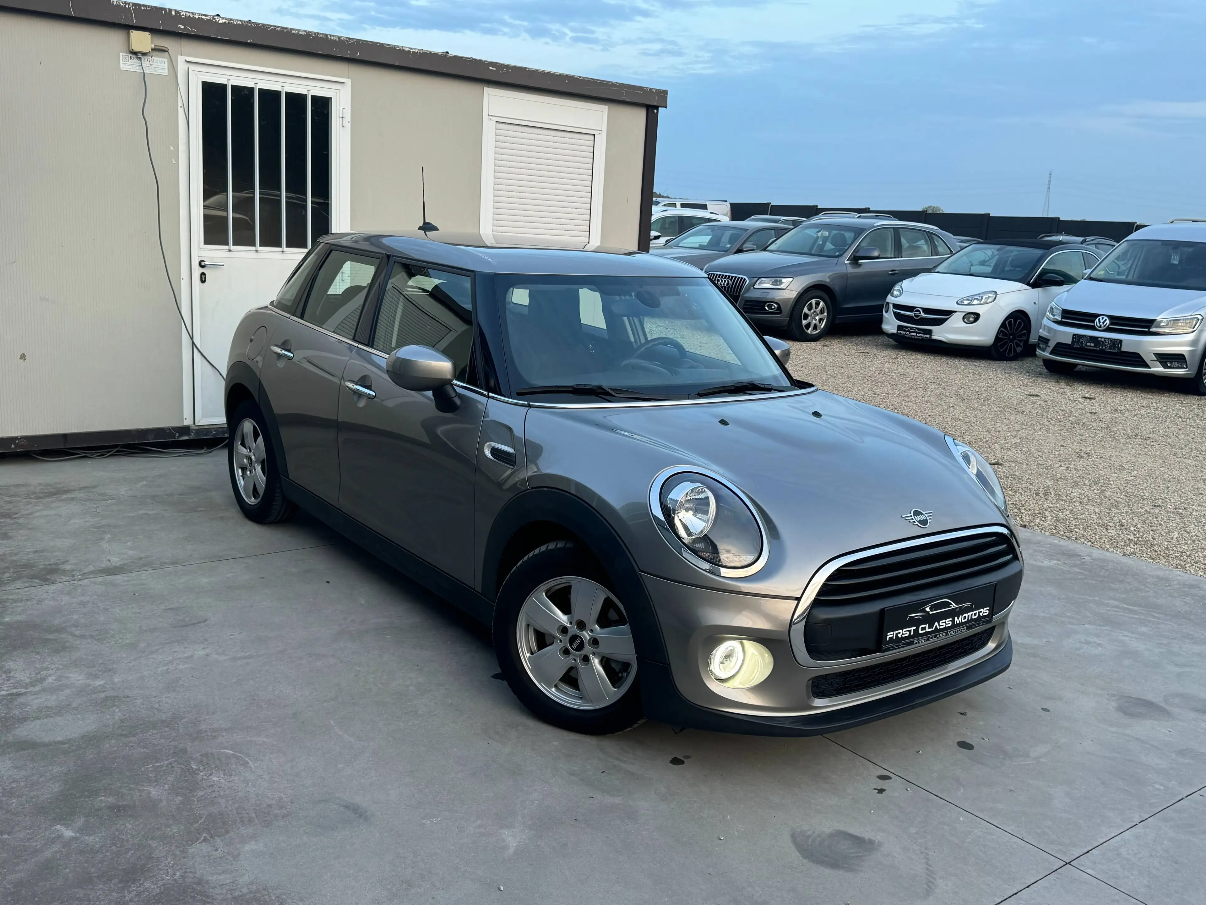 MINI One 1.5A One OPF - AUTO - 5 PORTES - CAPTEURS - BLUETOOTH - LIM - NAVIGATION - GARANTIE 12 MOIS — photo 3
