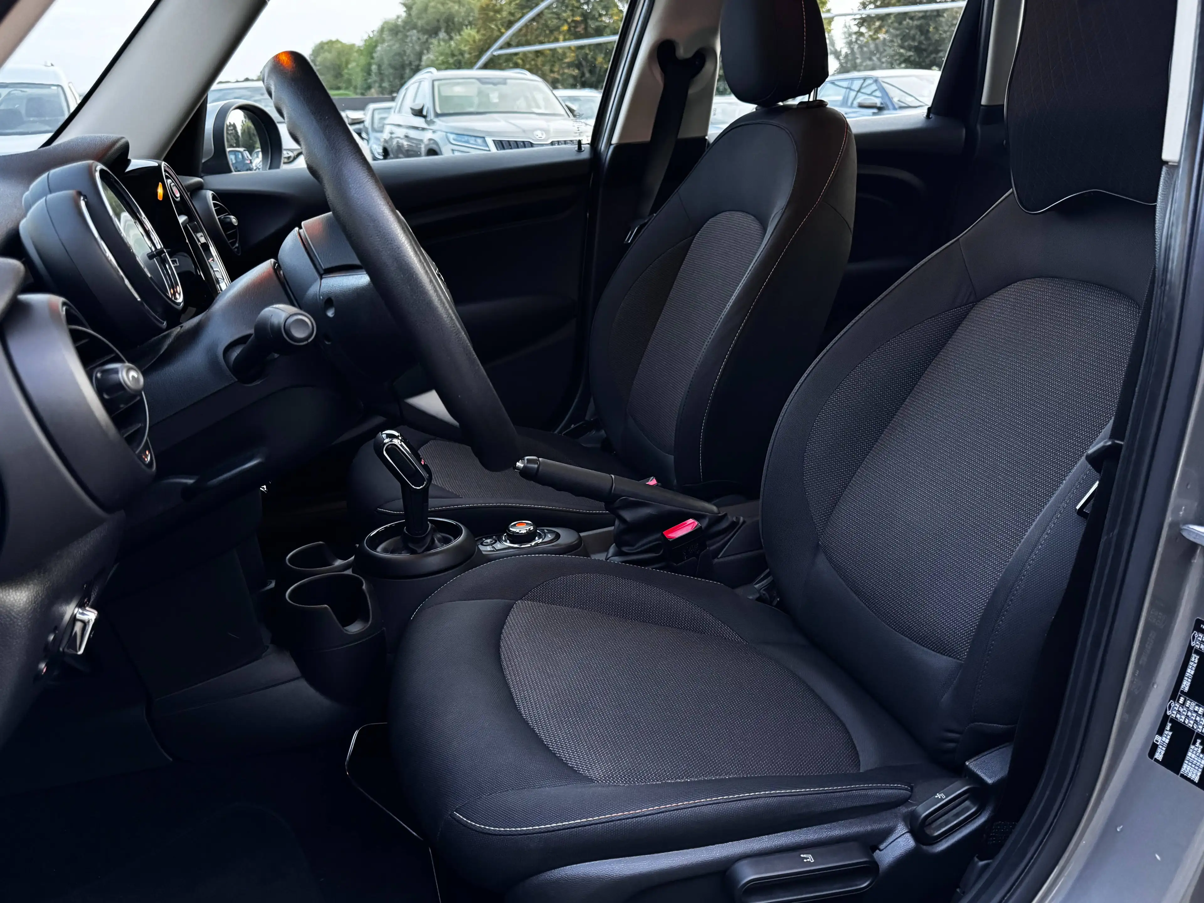 MINI One 1.5A One OPF - AUTO - 5 PORTES - CAPTEURS - BLUETOOTH - LIM - NAVIGATION - GARANTIE 12 MOIS — photo 9