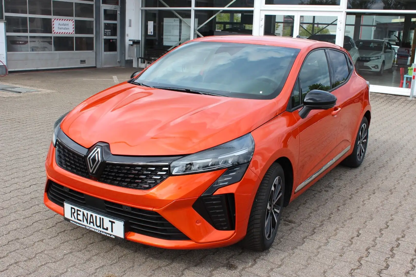 Renault Clio V Techno 90 Orange - 1