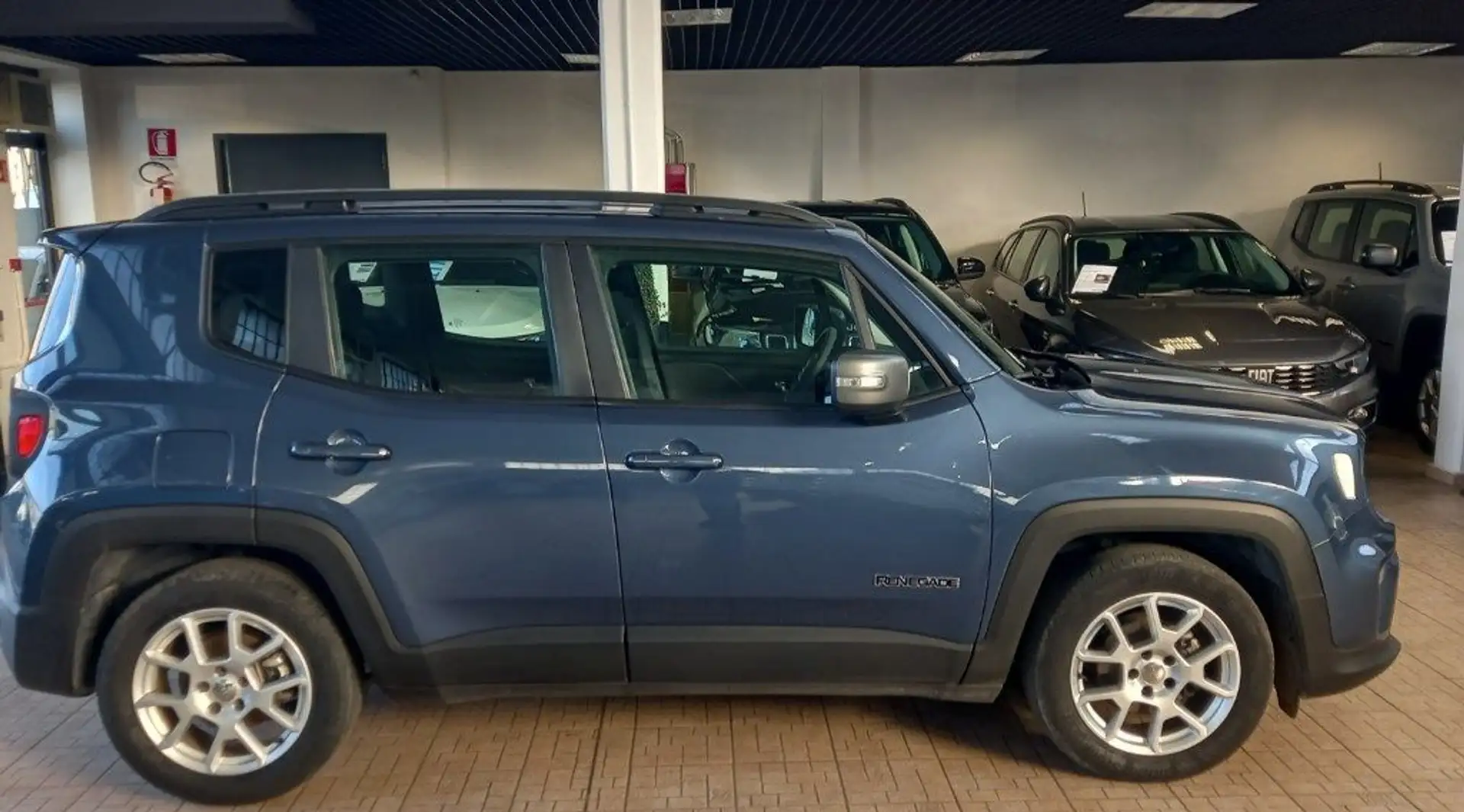 Jeep Renegade 1.6 Mjt 130 CV Limited Синій - 2