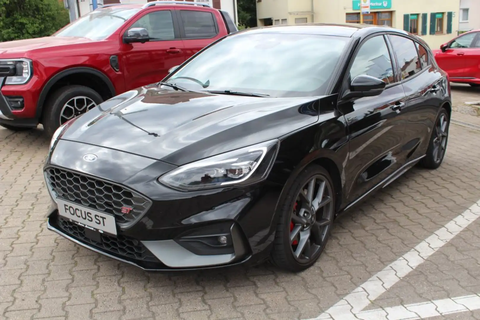Ford Focus 2.3 EcoBoost Aut. ST mit Styling-Paket Zwart - 2
