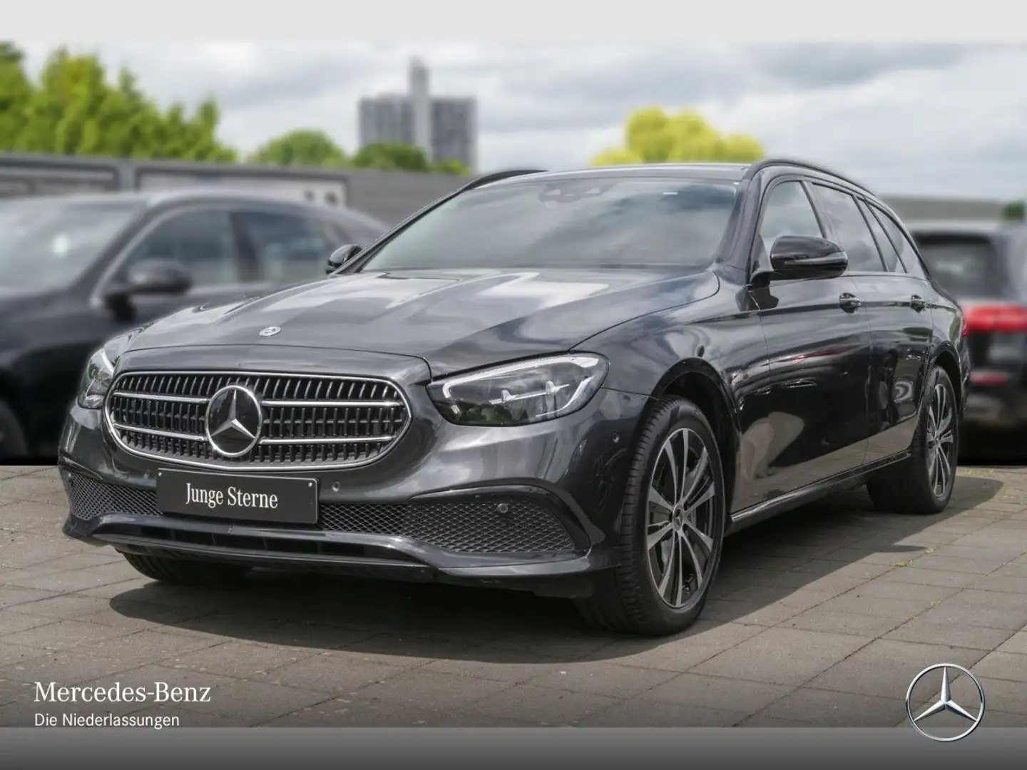 Mercedes-Benz E 300 de T 4M AVANTG+NIGHT+PANO+LED+FAHRASS+KAMERA Gris - 2