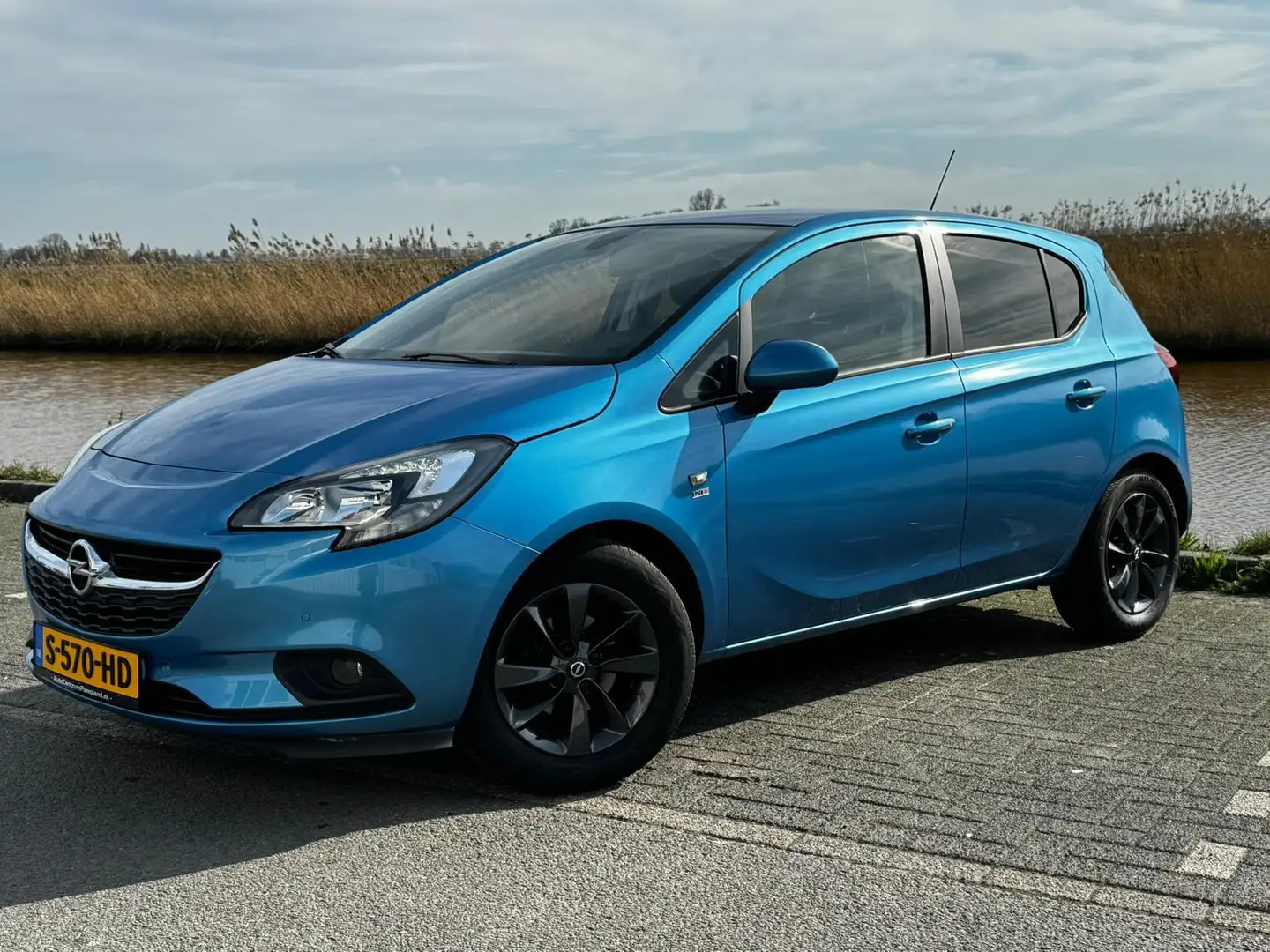 Opel Corsa 1.4 120 Jaar edition 5 deurs vol opties nw staat Bleu - 2