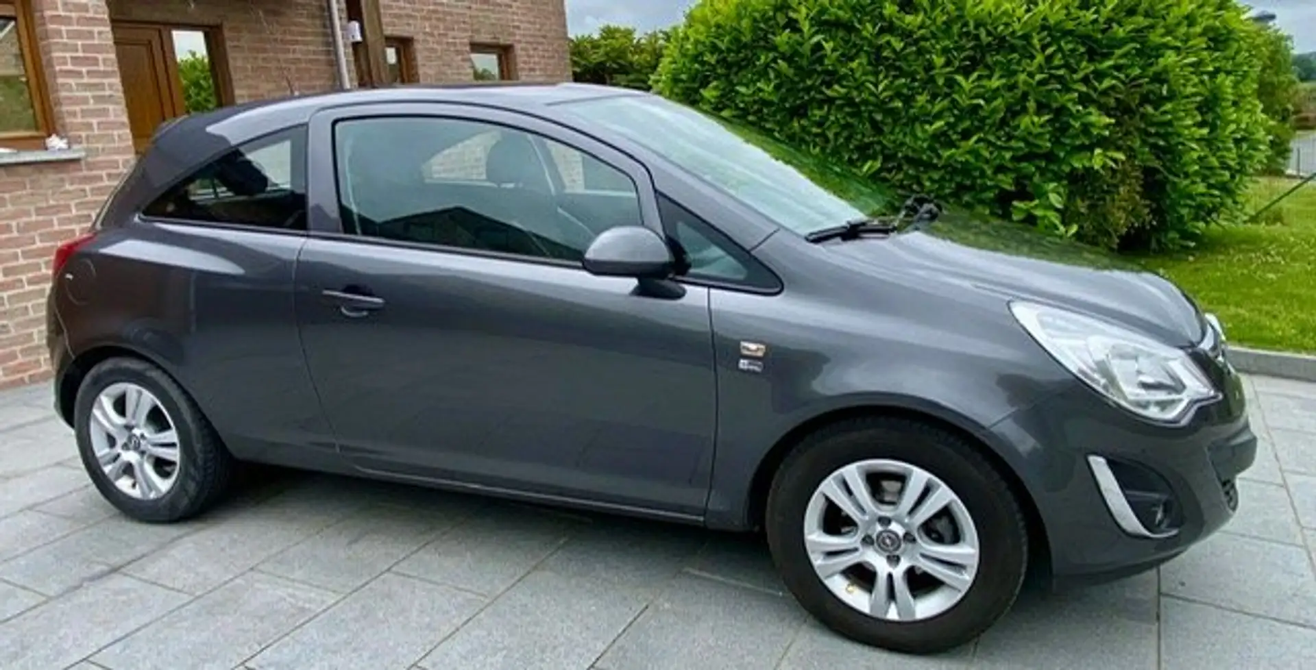 Opel Corsa Corsa 1.2i Enjoy 150 Years Gris - 1