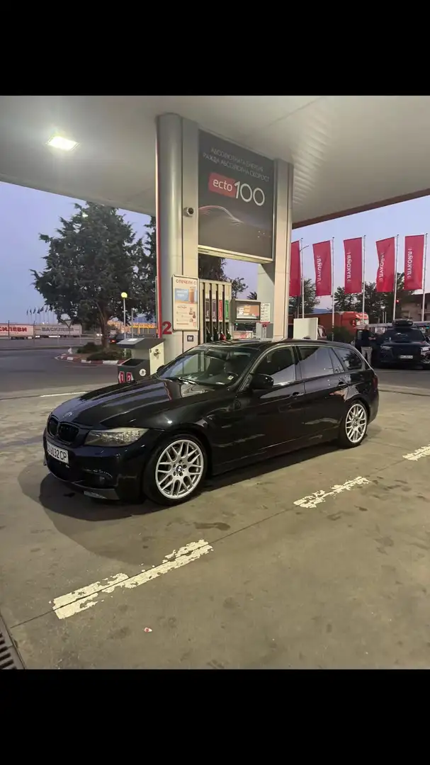 BMW 330 330d DPF Touring Aut. Schwarz - 1