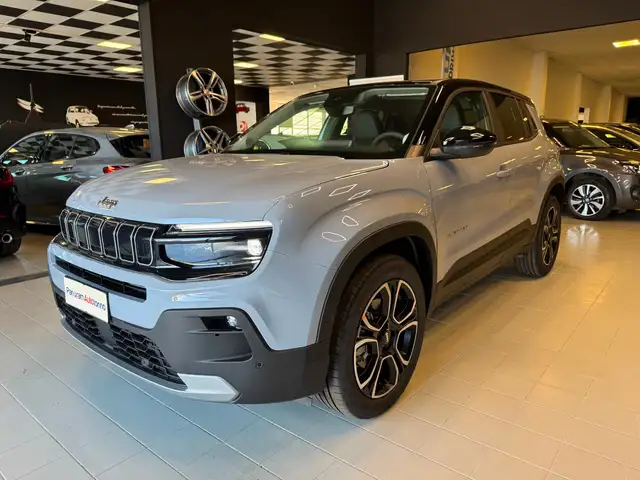 Jeep Avenger view 2