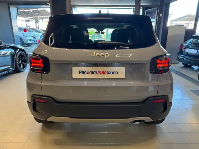 Jeep Avenger view 4