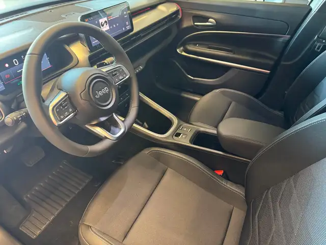 Jeep Avenger view 14
