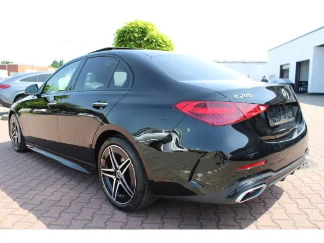 Mercedes-Benz C-Class view 8