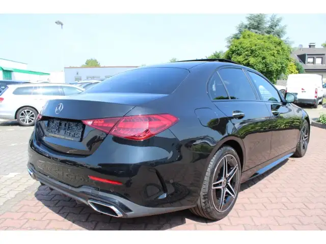 Mercedes-Benz C-Class view 5
