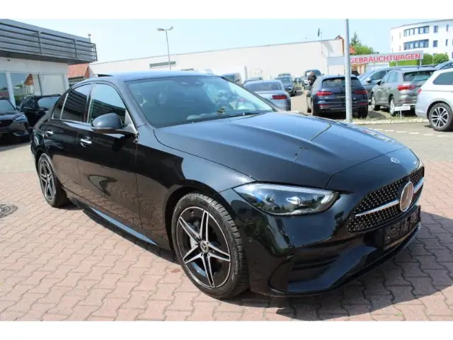 Mercedes-Benz C-Class view 3