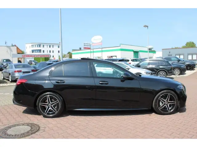 Mercedes-Benz C-Class view 4