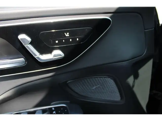 Mercedes-Benz C-Class view 15