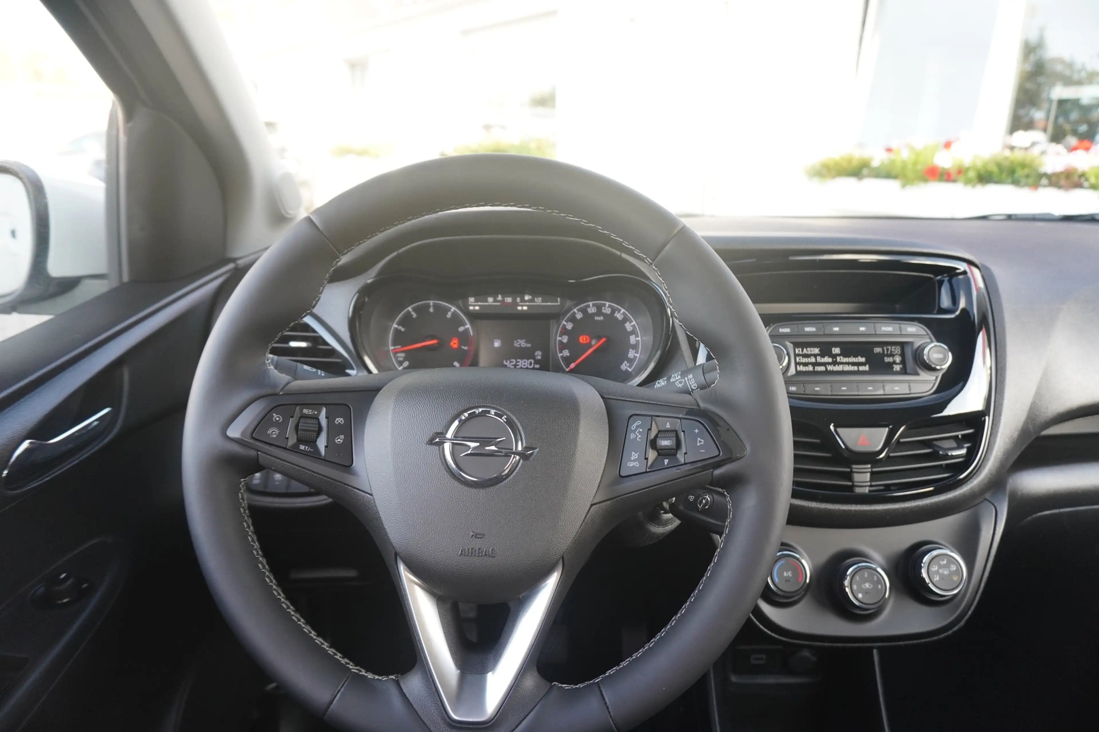 Opel Karl 1.0 Rocks — photo 13