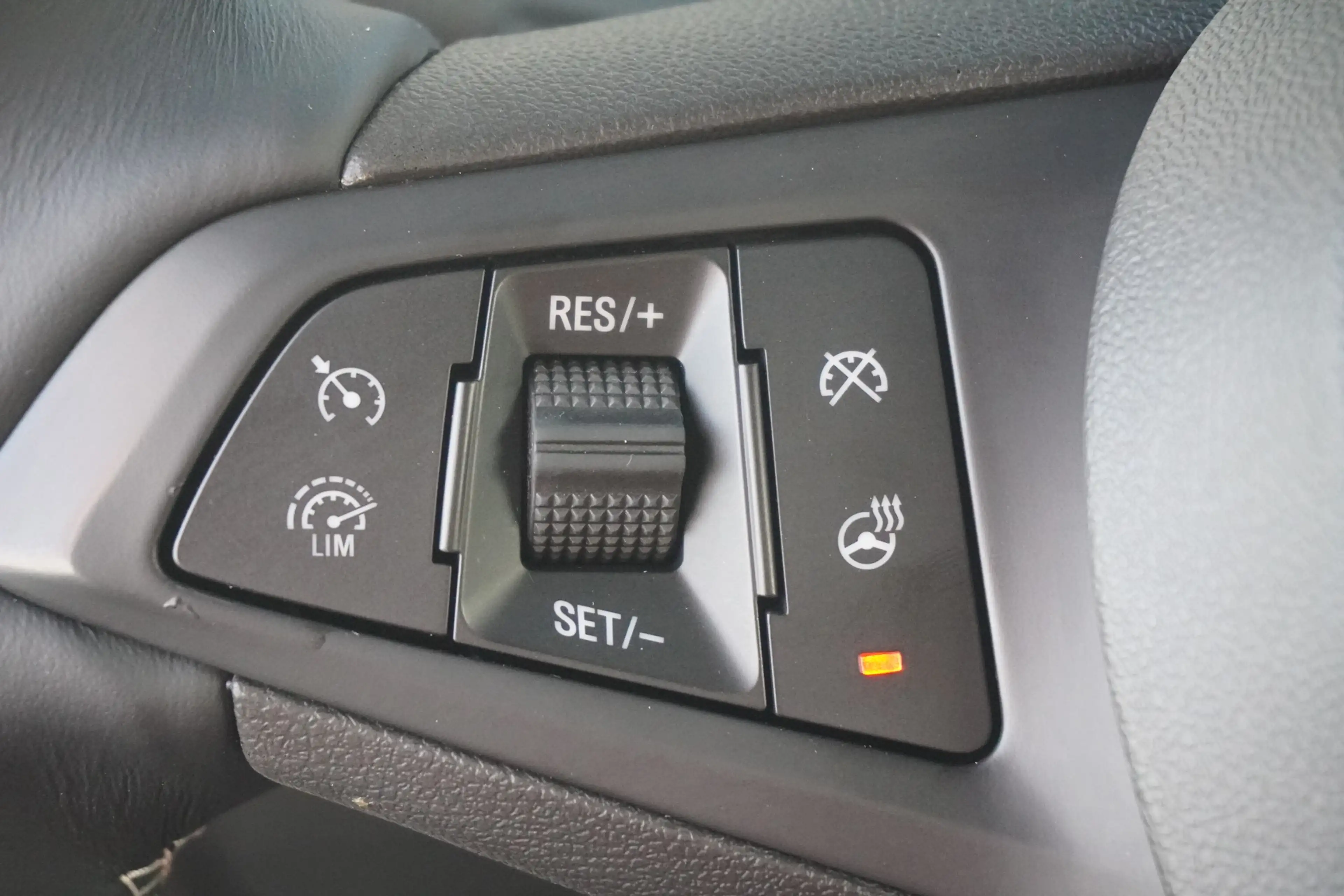 Opel Karl 1.0 Rocks — photo 14