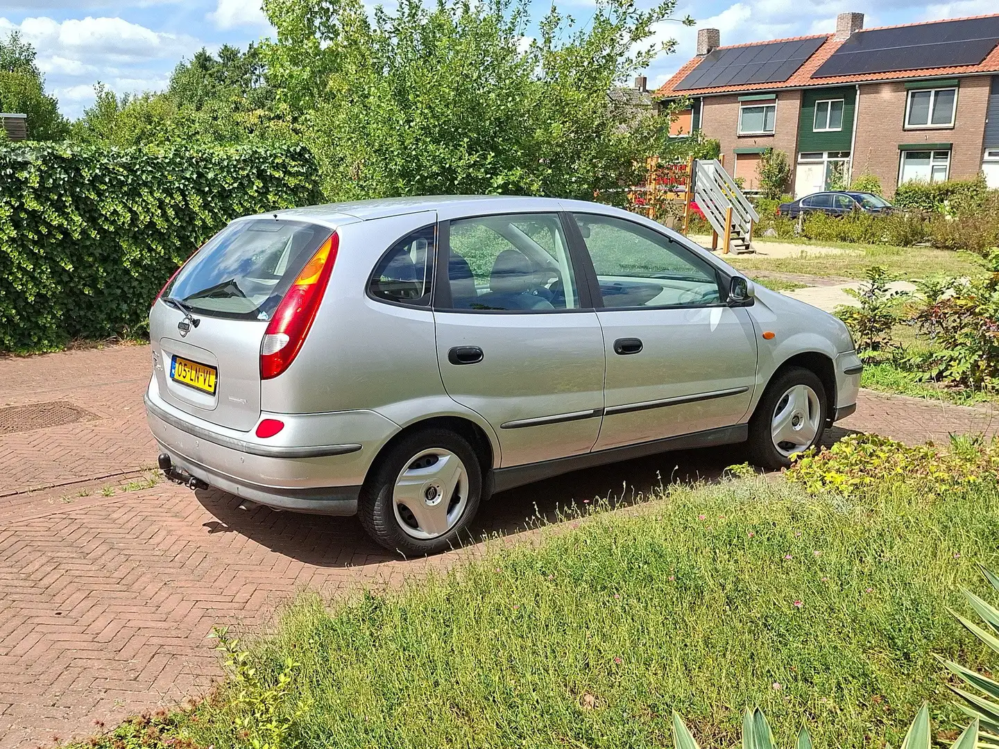 Nissan Almera Tino Almera Tino 1.8 Zilver - 1