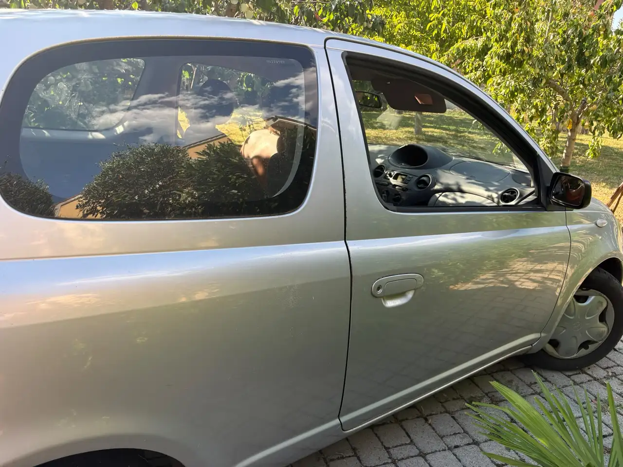Toyota Yaris I 1999 3p 1.0, foto 2