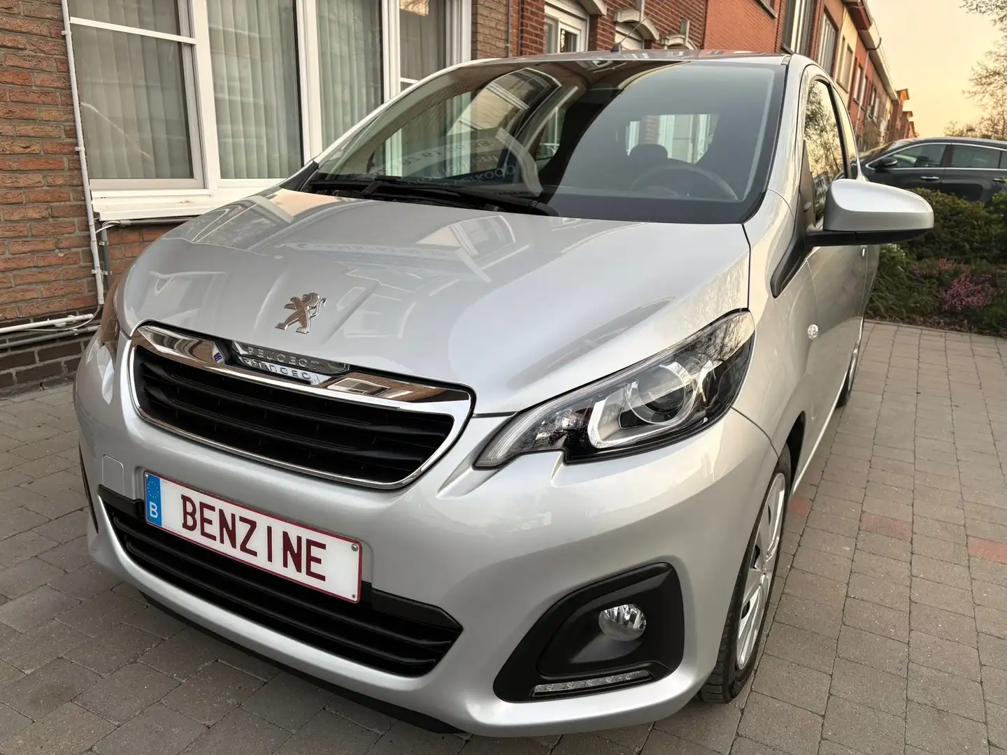 Peugeot 108 1.2i! Nieuwstaat*Airco* 29960km* 3DRS* Garantie Plateado - 1