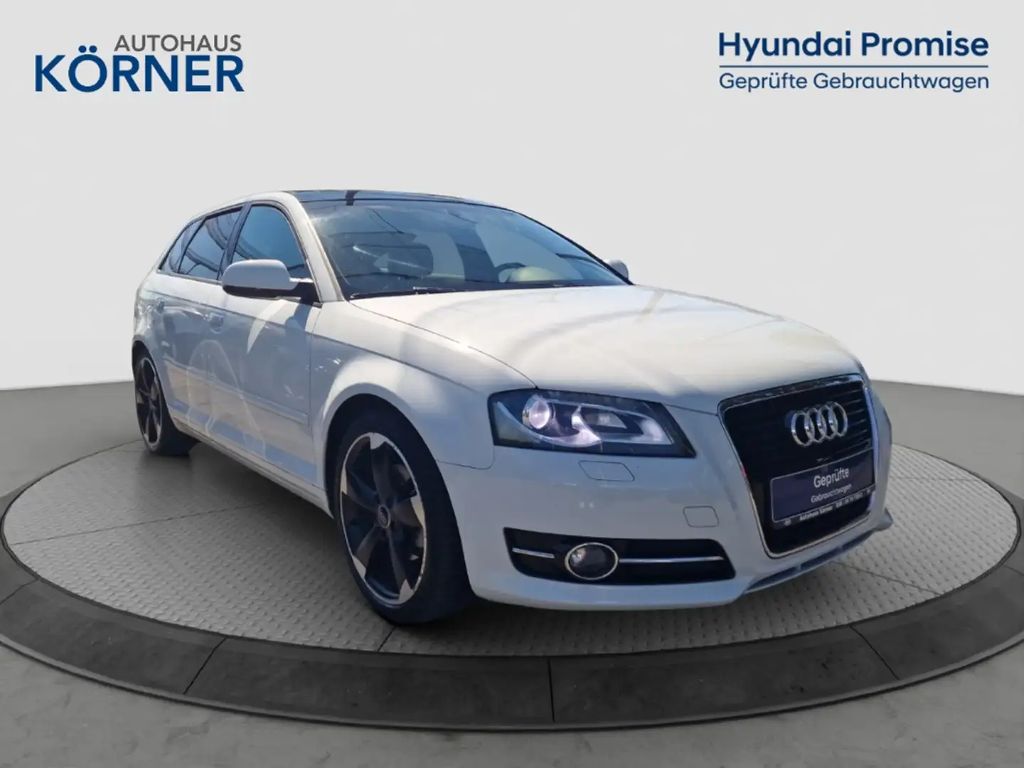 Audi A3 SPORTBACK 1.4 TFSI *PANORAMA*SITZHZG*BOSE*XENON* Biały - 1