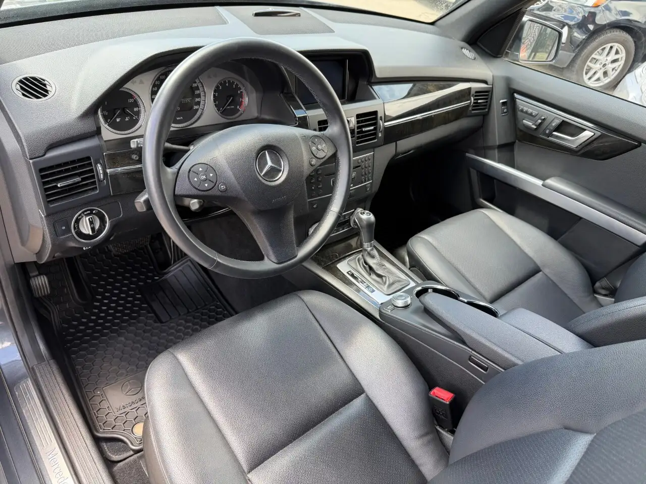 Mercedes-Benz GLK-Class снимка Mercedes-Benz GLK-Class