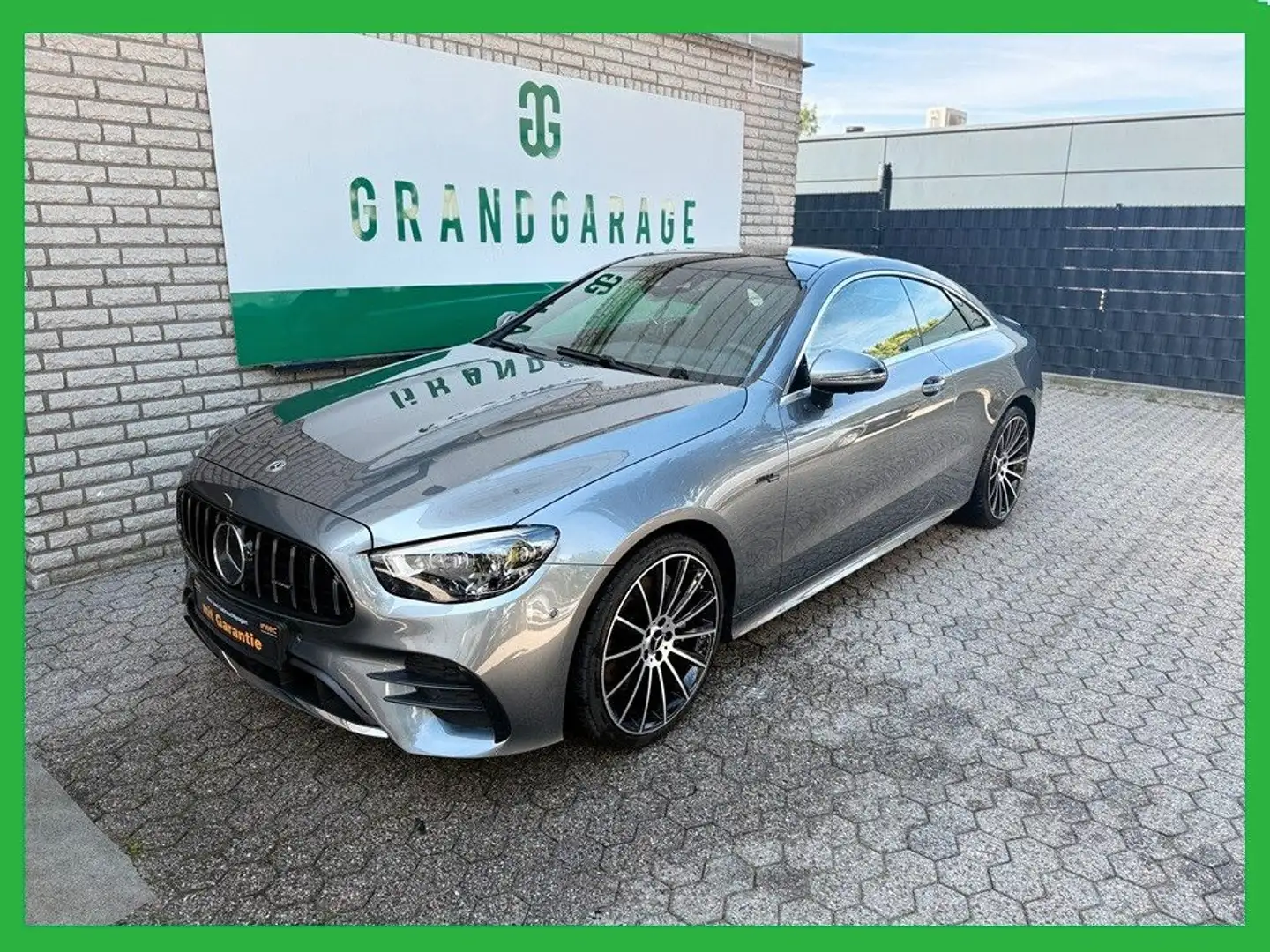 Mercedes-Benz E 400 E - Coupe E 400 d 4Matic  AMG SPORT PAKET Šedá - 1