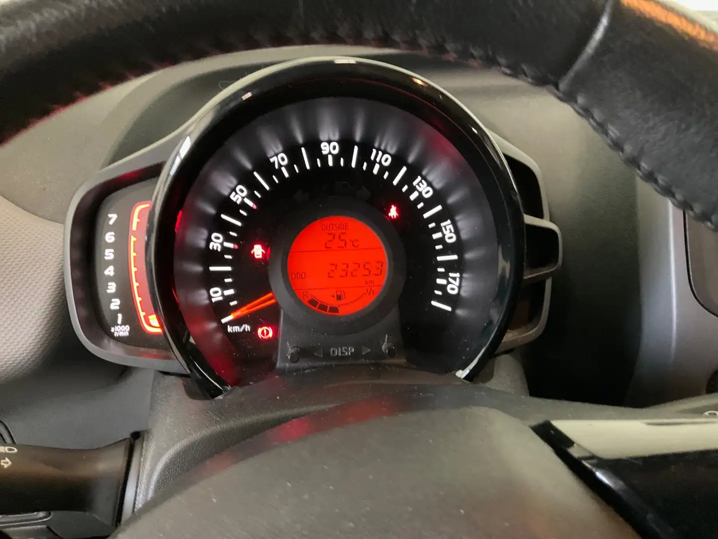 Peugeot 108 1.0 e-VTi Active | Trekhaak | Airco | Bluetooth | Grijs - 2