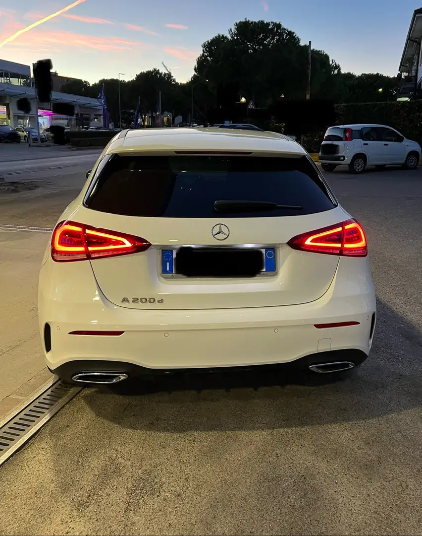Mercedes-Benz A 200 Premium AMG Night Edition Tettino Alb - 2