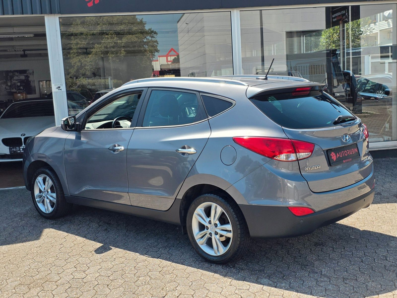 Hyundai iX35 5 Star Edition PDC/KAMERA/TEILLEDER/8 FACH — photo 11