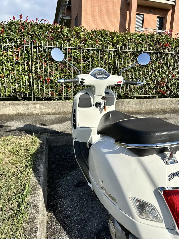 Vespa GTS Super 300