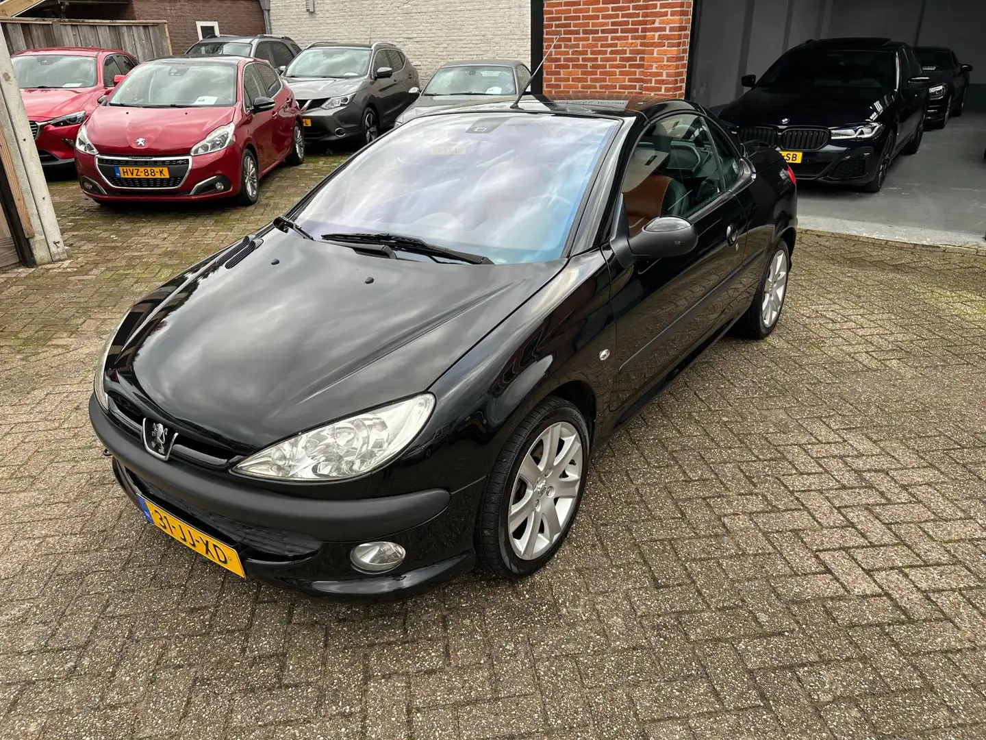 Peugeot 206 CC 2.0-16V NIEUWE APK Zwart - 2