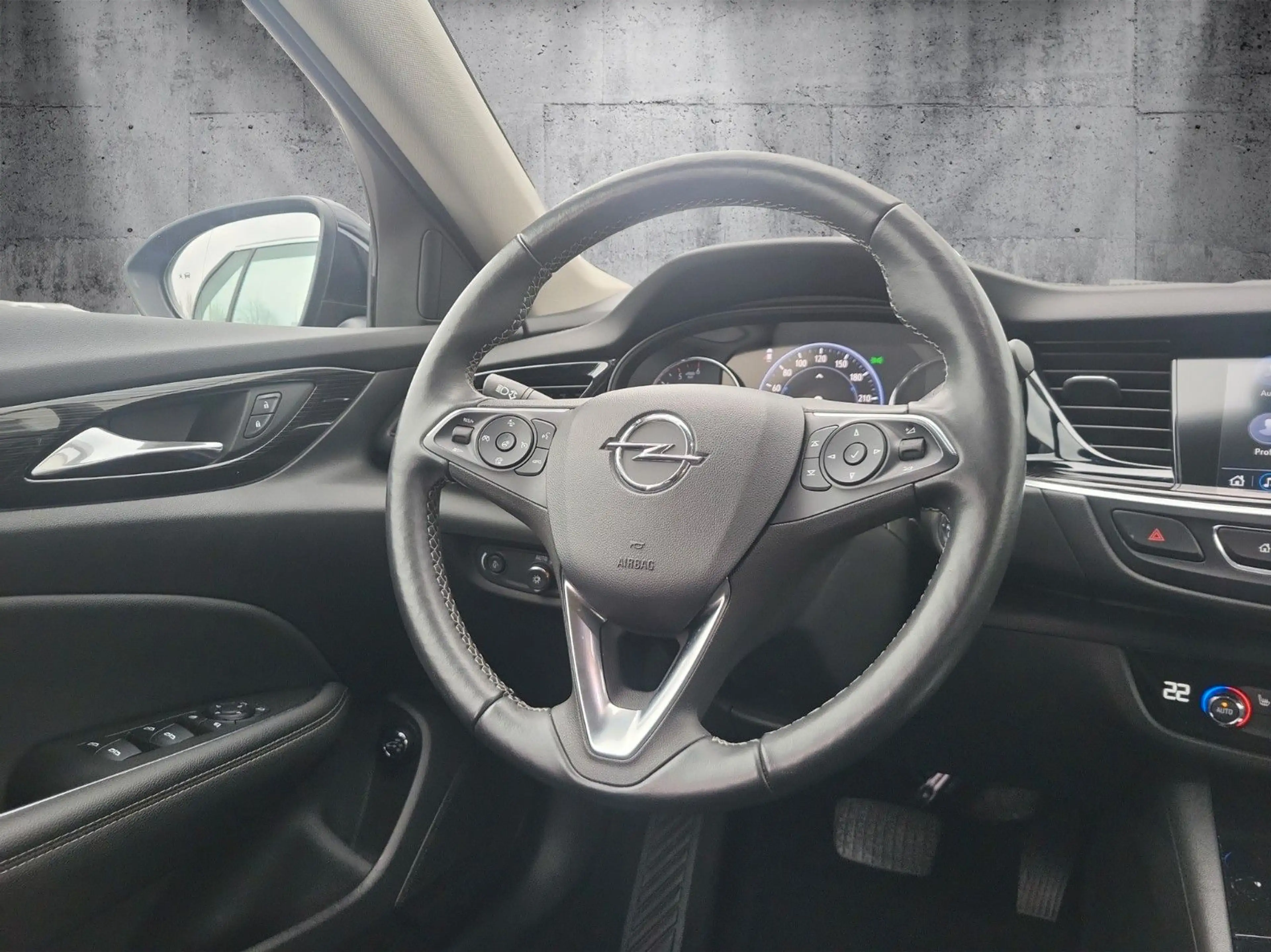 Opel Insignia B ST Premium "Innovation" 1-Hand/20Zoll — photo 13