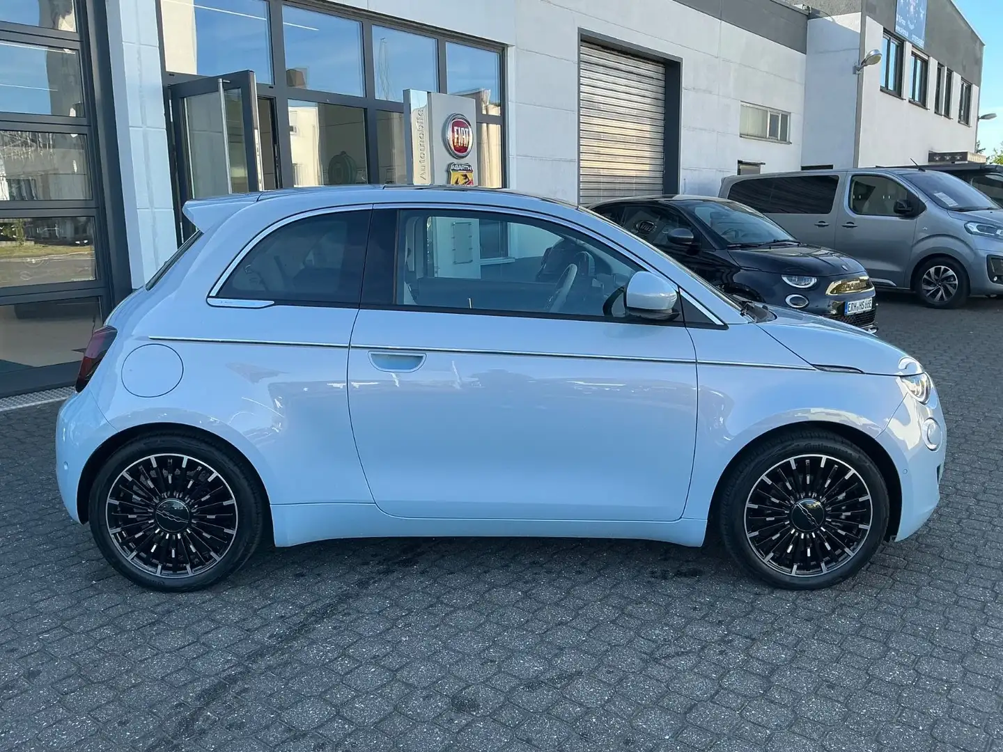Fiat 500e Lim. by Bocelli 42 kWh *Winter-Style-Paket* Blau - 2