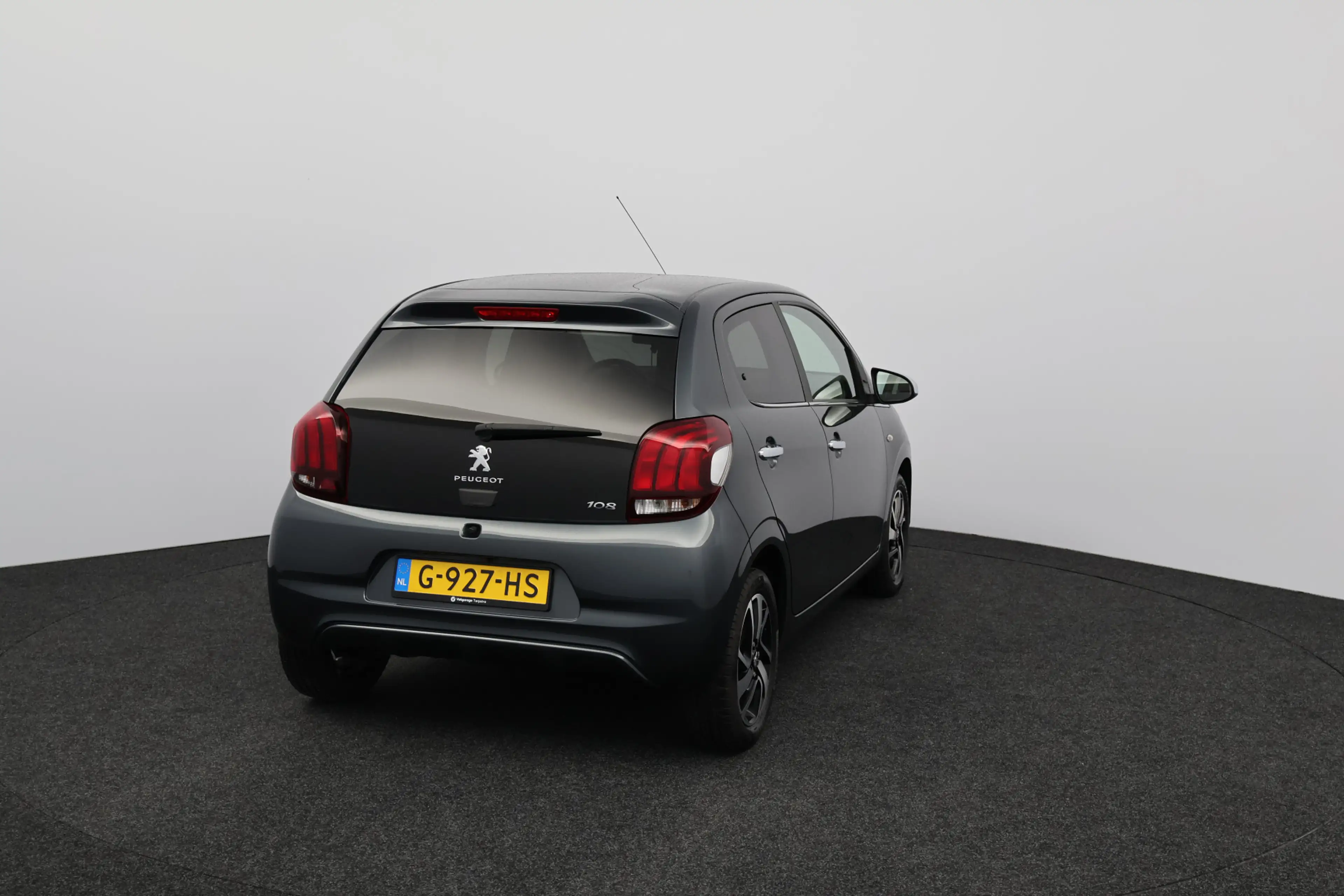 Peugeot 108 1.0 e-VTi Allure/ 5-Drs/ Camera/ Apple + Android/ — photo 13