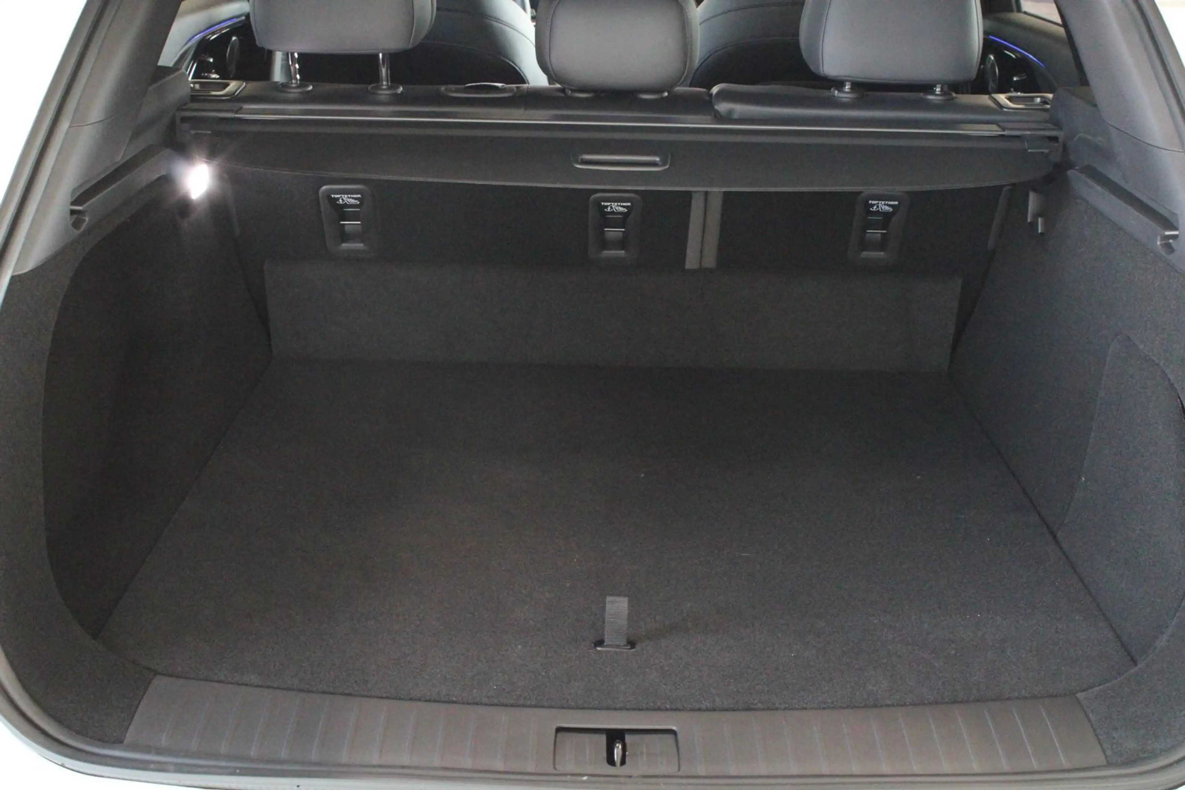 Omoda 9 SHS-P Premium | PHEV l — photo 15