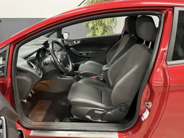 Ford Fiesta view 11