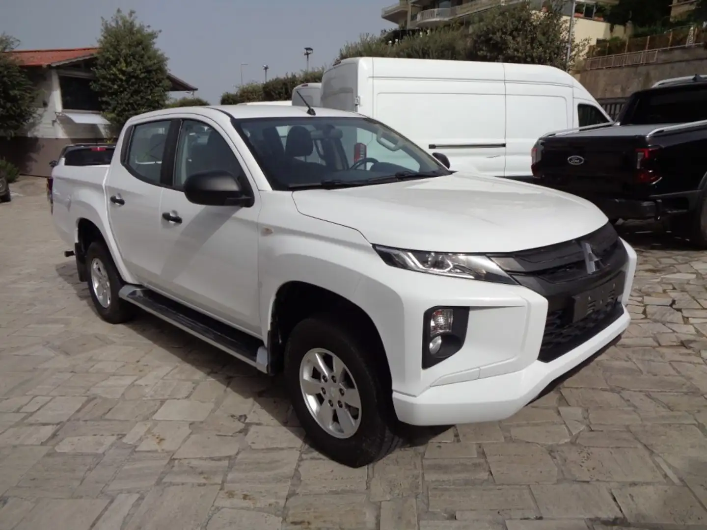Mitsubishi L200 2300 D DOUBLE CAB 4x4 CARPLAY ITALIANA Bianco - 1