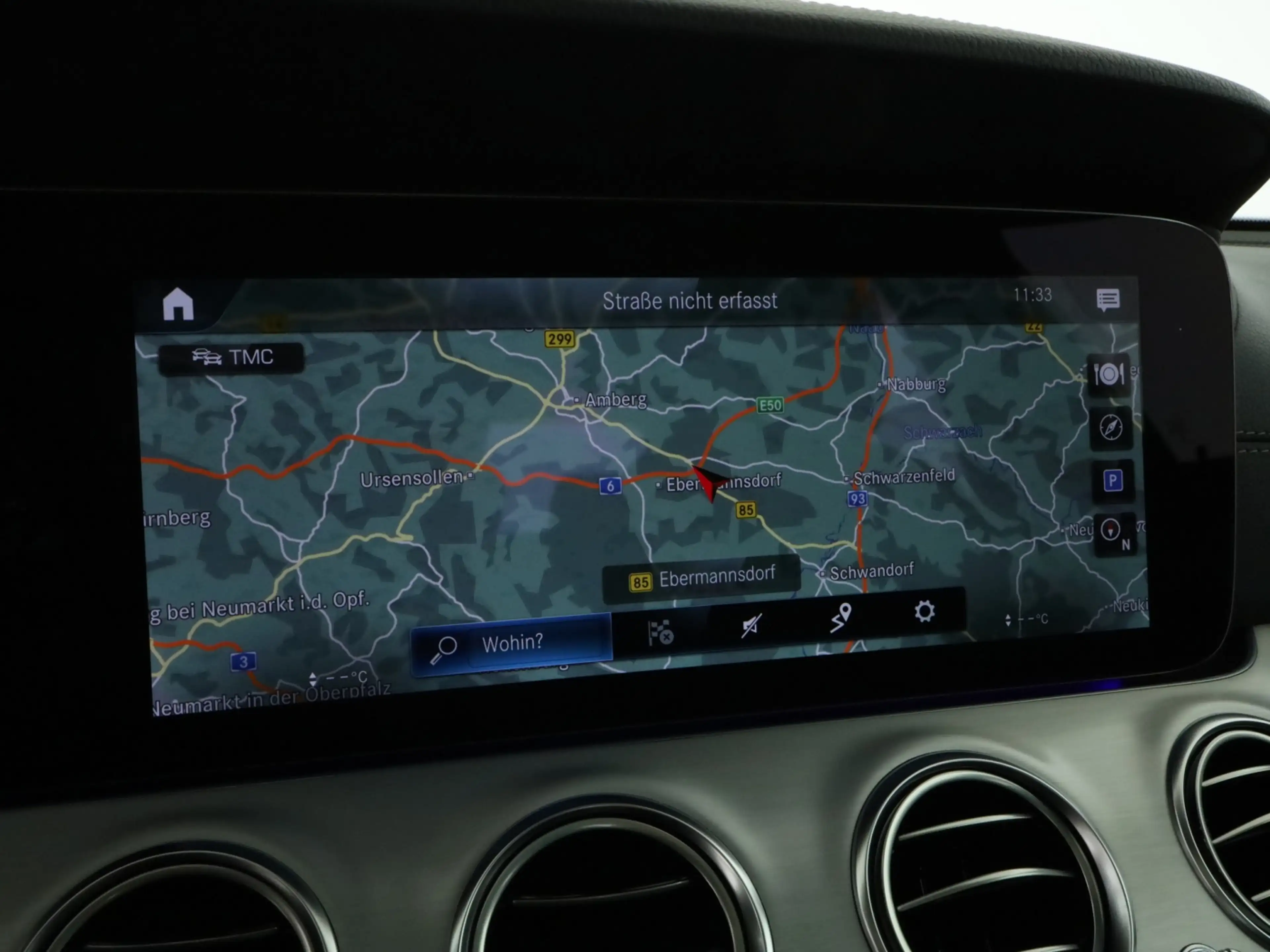 Mercedes-Benz E 220 d 4M *AMG*Panorama*Standheizung*360°Kamera — photo 13