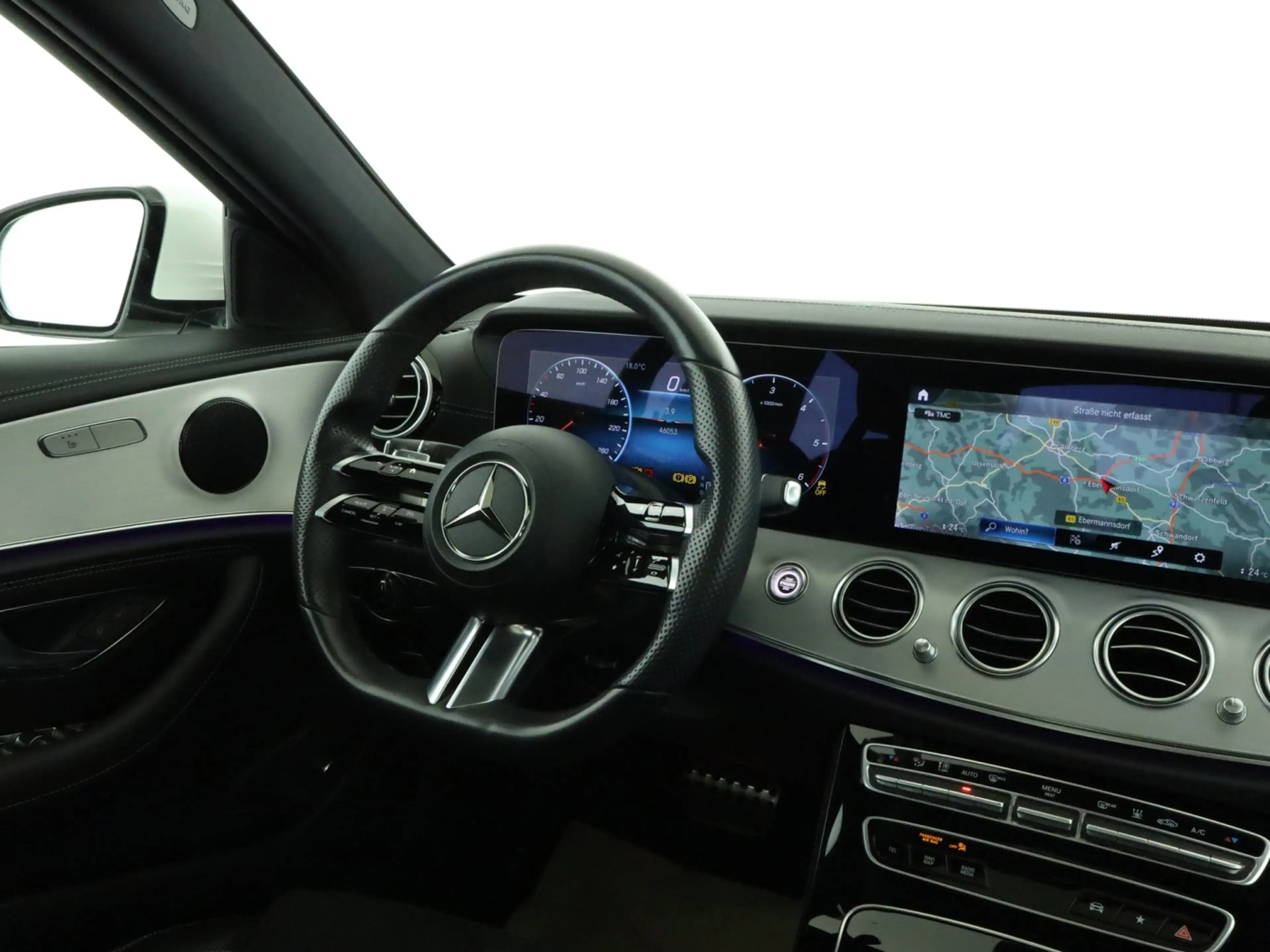 Mercedes-Benz E 220 d 4M *AMG*Panorama*Standheizung*360°Kamera — photo 10