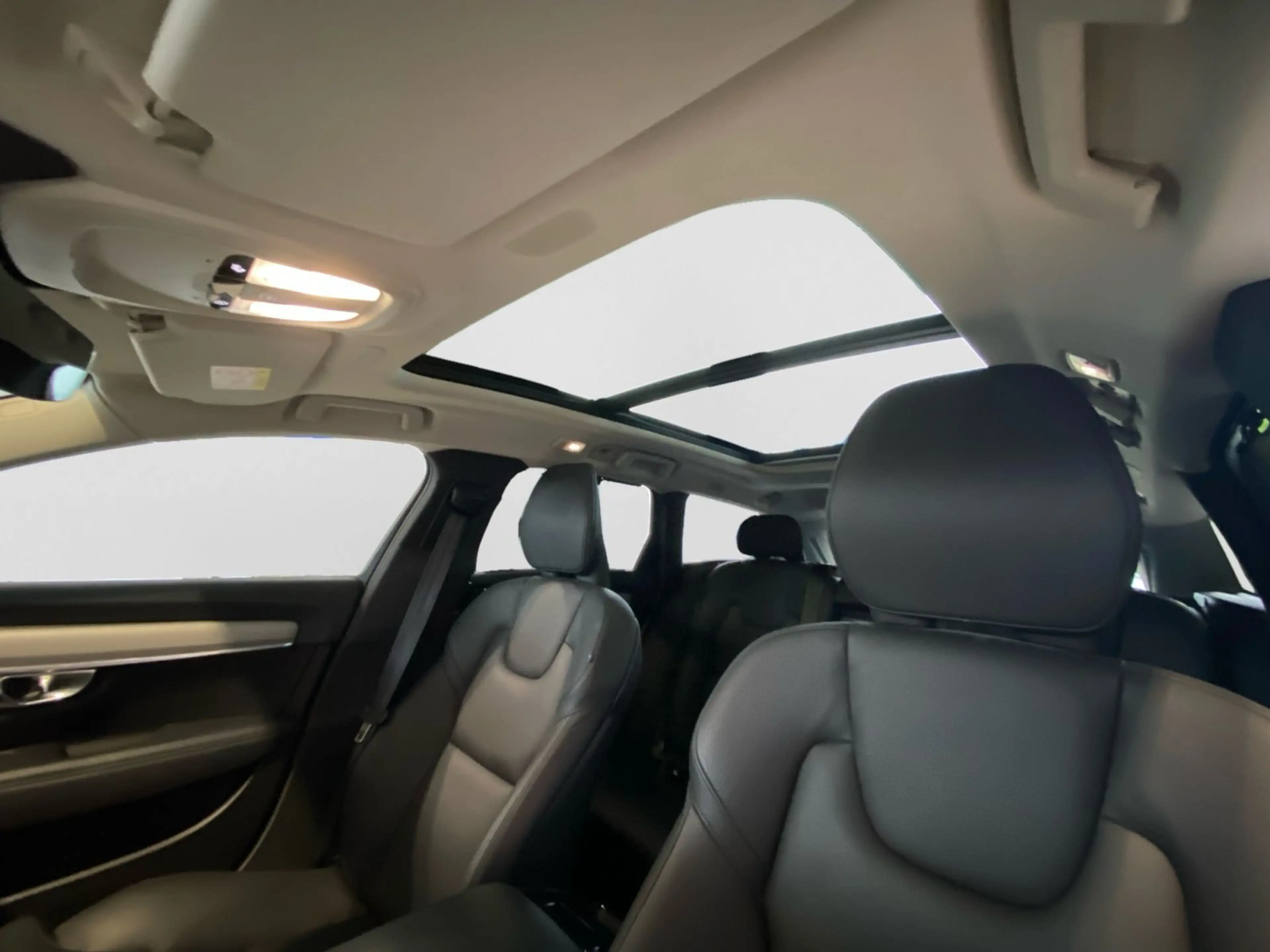 Volvo V90 T8 TwinEngine AWD Ultimate Bright Plug-In AH — photo 13
