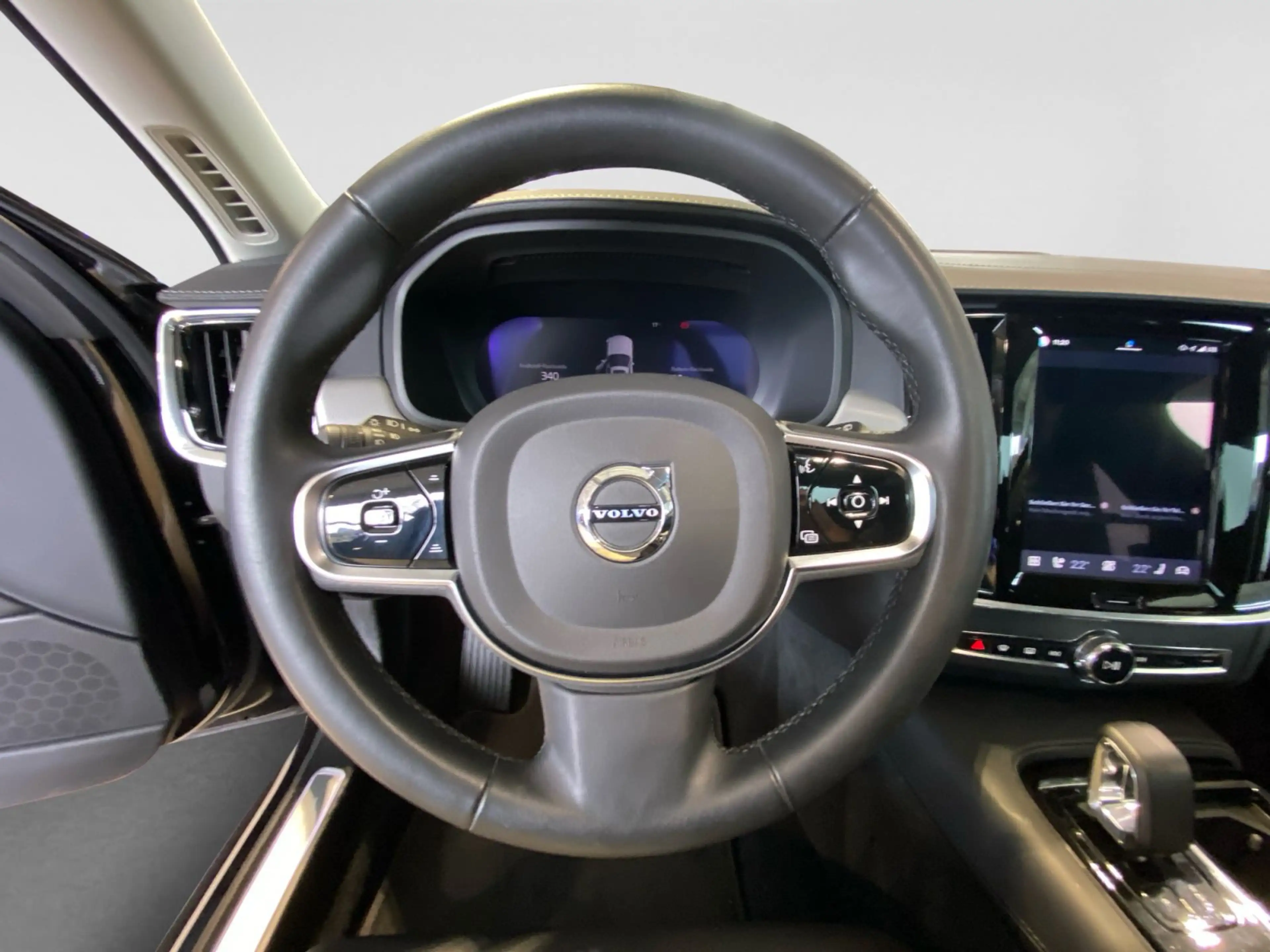Volvo V90 T8 TwinEngine AWD Ultimate Bright Plug-In AH — photo 14