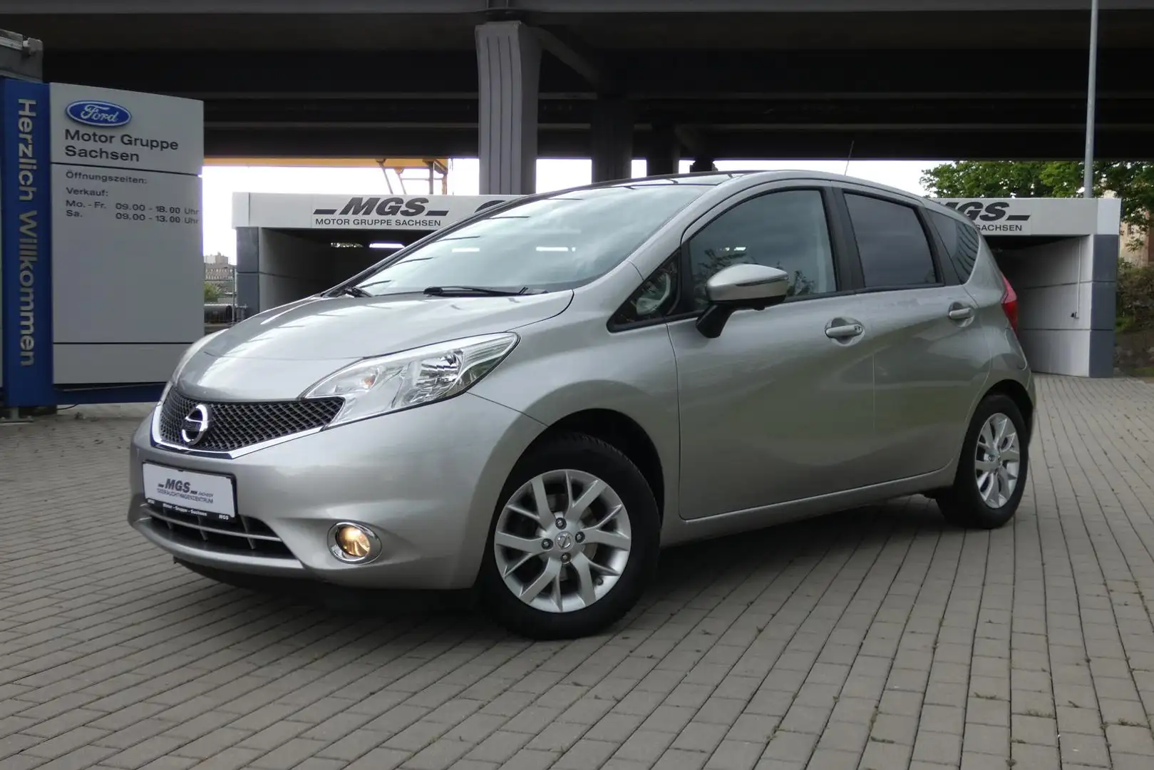 Nissan Note 1.2 #PANO #TEMPOMAT #KLIMA #LMF #BT #CD Silber - 2