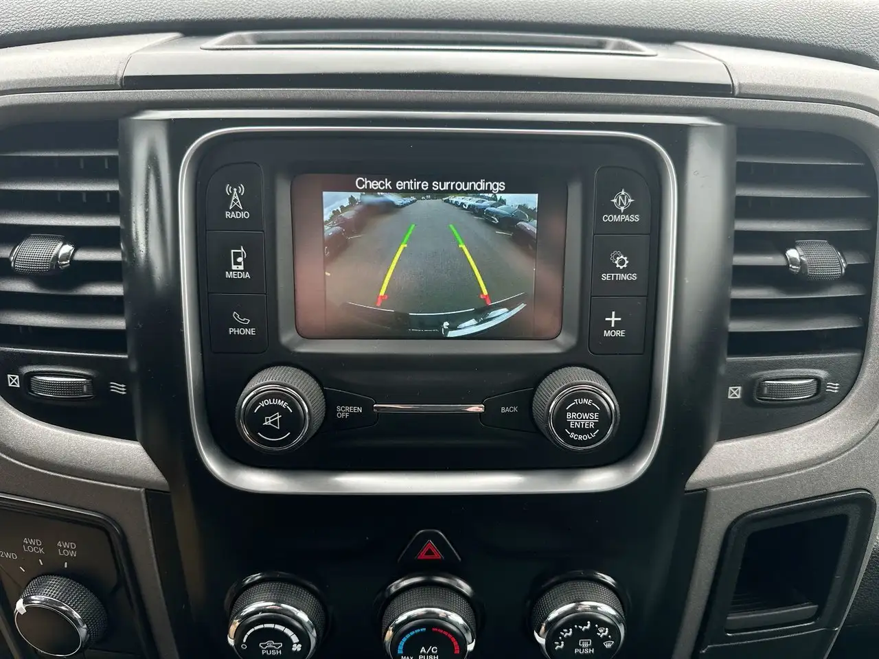 RAM 1500 снимка RAM 1500