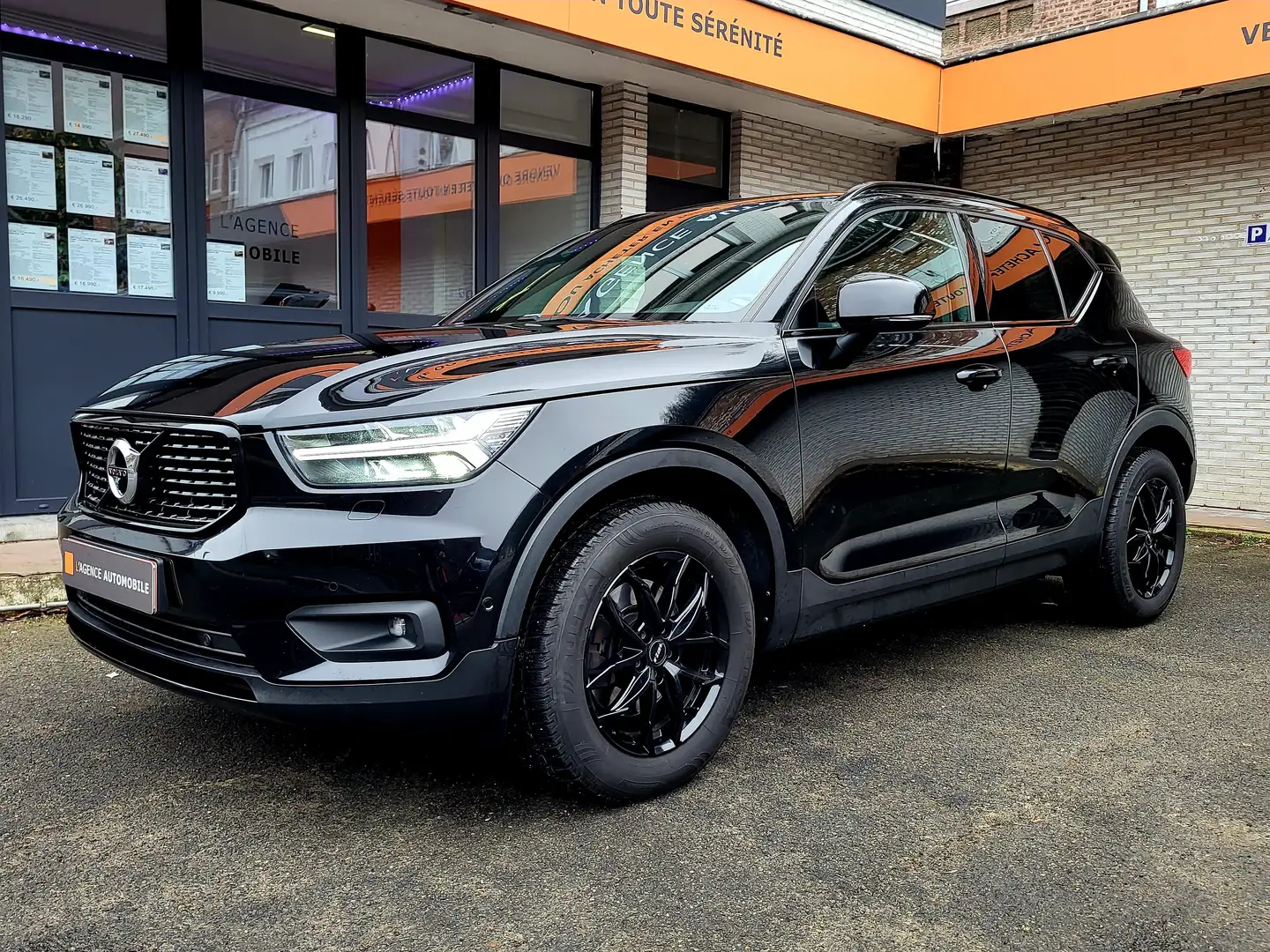 Volvo XC40 *!BOOKED!*  2.0 D4 AWD R-Design- PANO -WINTER PACK Noir - 2