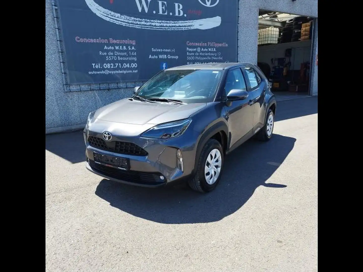 Toyota Yaris Cross Dynamic Gris - 2