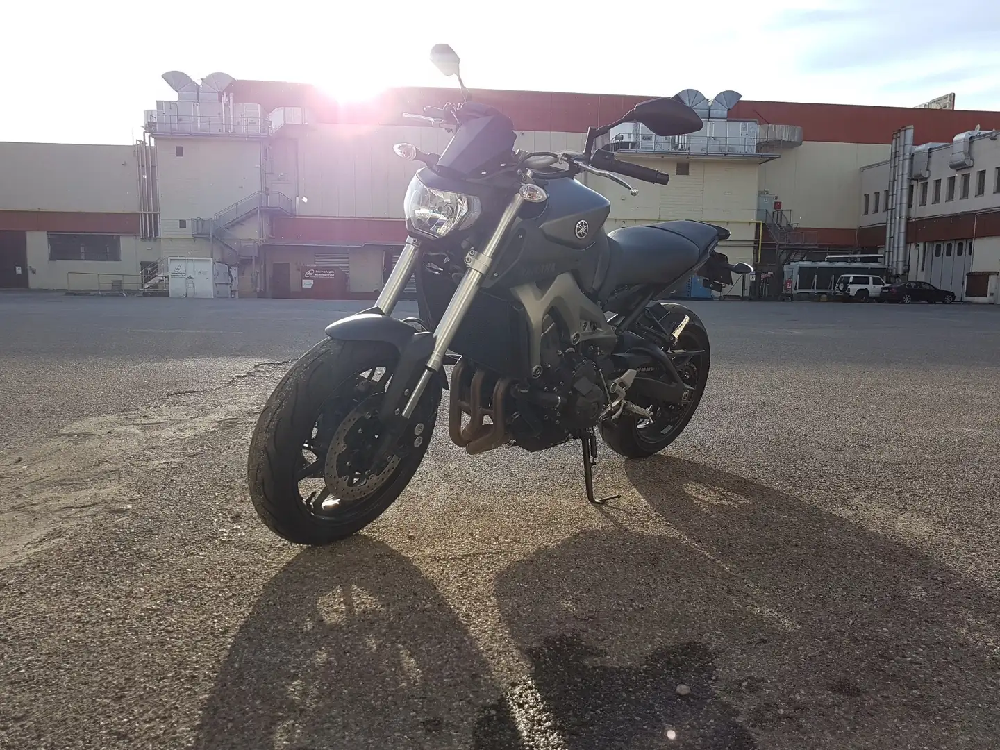 Yamaha MT-09 Gris - 1