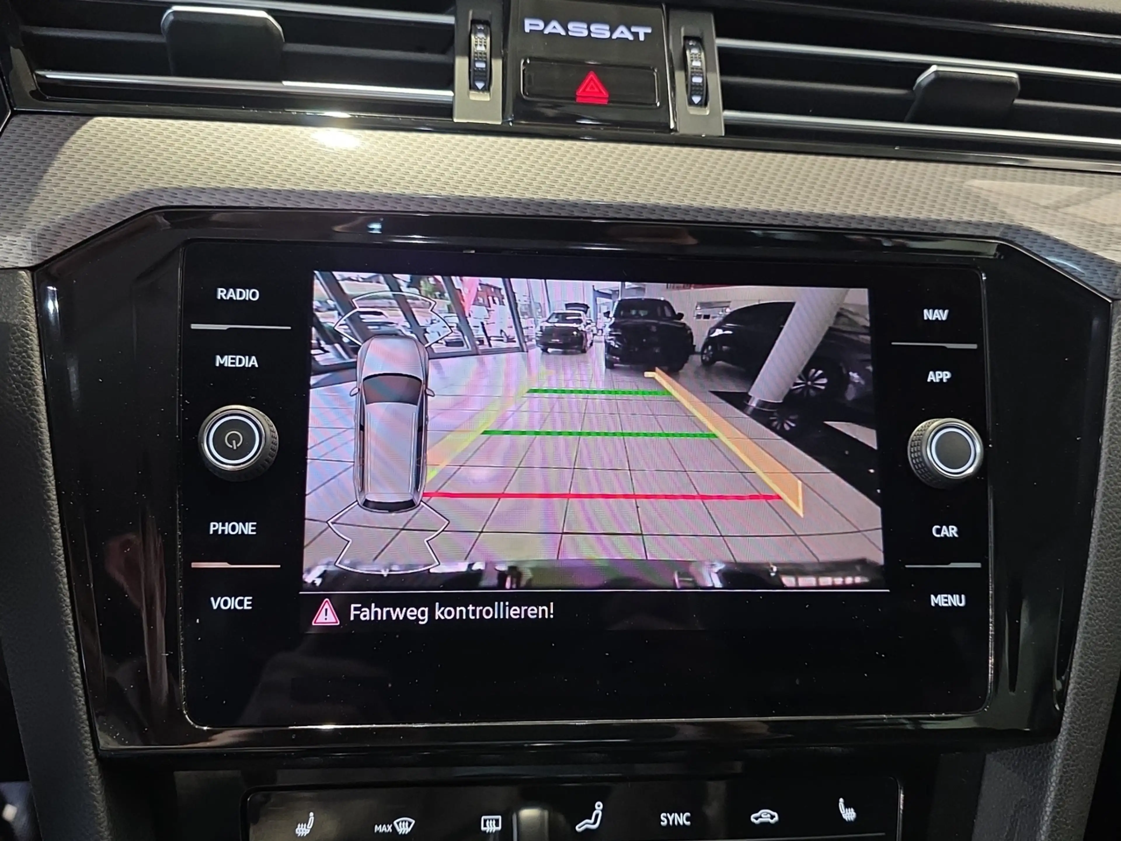 Volkswagen Passat Alltrack 4Motion 2.0 TDI DSG*AHK*ACC* — photo 12