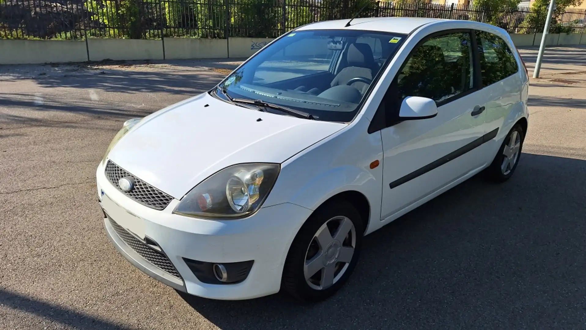 Ford Fiesta 1.4TDCI Futura X Blanco - 2