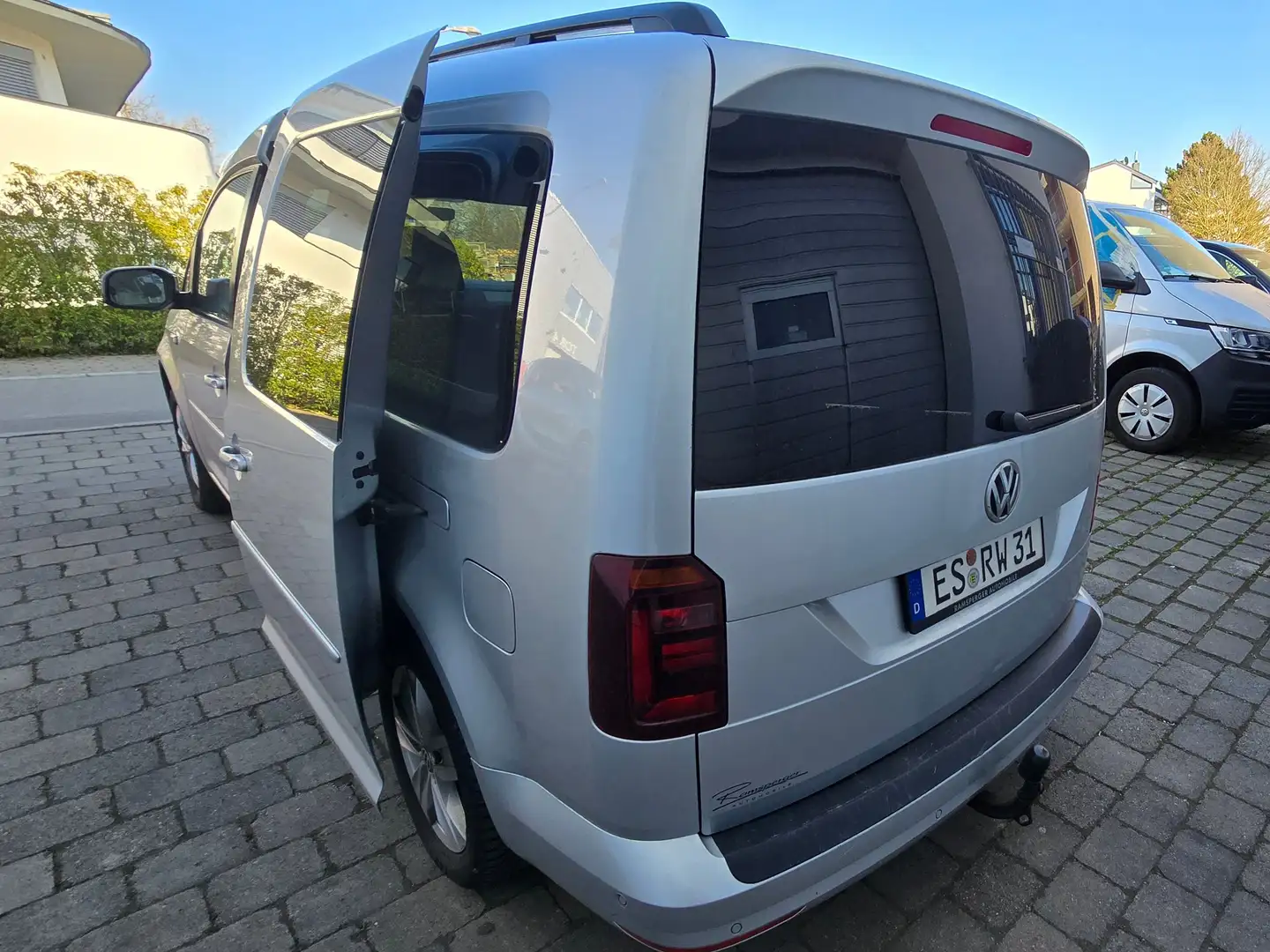 Volkswagen Caddy Caddy 2.0 TDI DSG Maxi Kasten Cargo Srebrny - 2